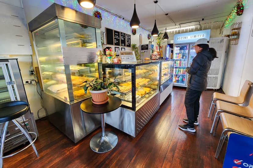 Dozena Bakery
